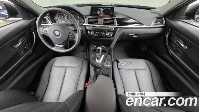 BMW 3 серии 2015 thumb 4