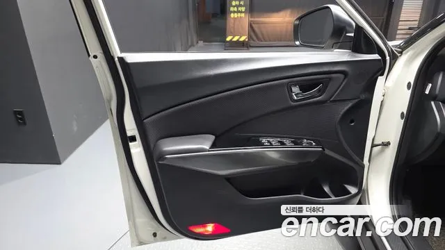 KGM Tivoli 2020 thumb 6