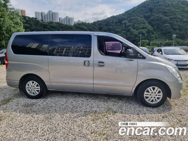 Hyundai Staria 2017 thumb 4