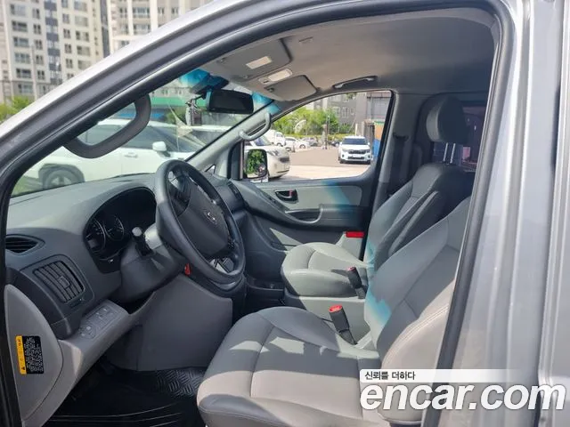 Hyundai Staria 2017 thumb 9