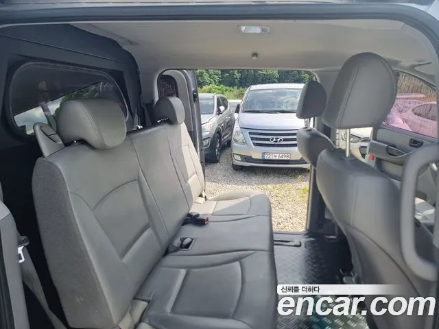 Hyundai Staria 2017 thumb 3