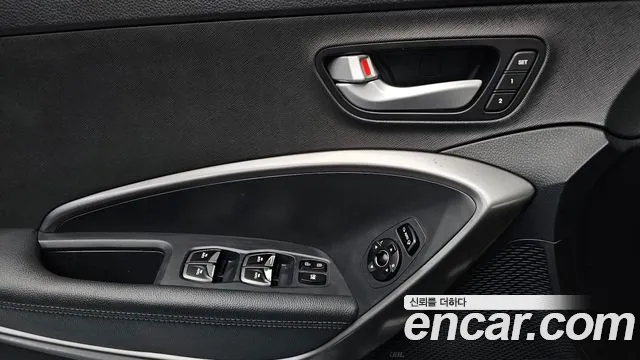Hyundai Santafe 2016 thumb 5