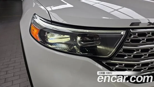 Ford Explorer 2020 thumb 4