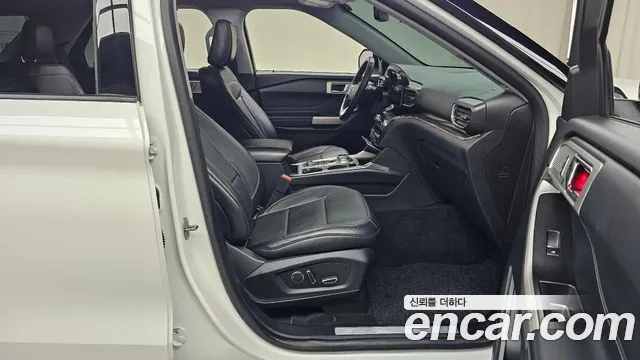 Ford Explorer 2020 thumb 3