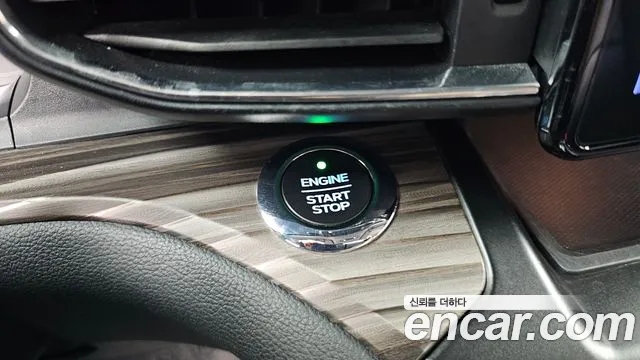 Ford Explorer 2020 thumb 10