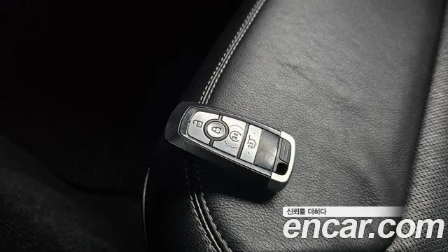 Ford Explorer 2020 thumb 7