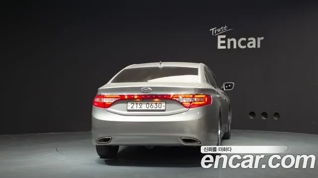 Hyundai Grandeur 2011 thumb 12