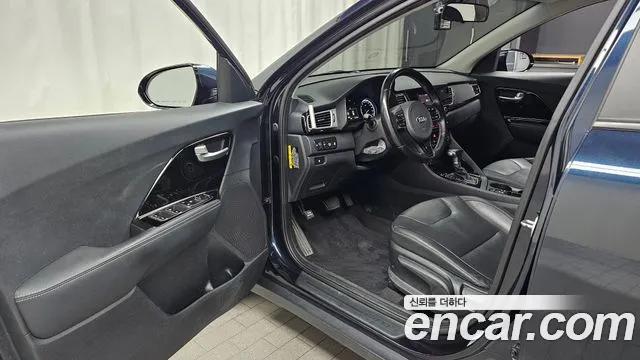 Kia Niro 2018 thumb 3