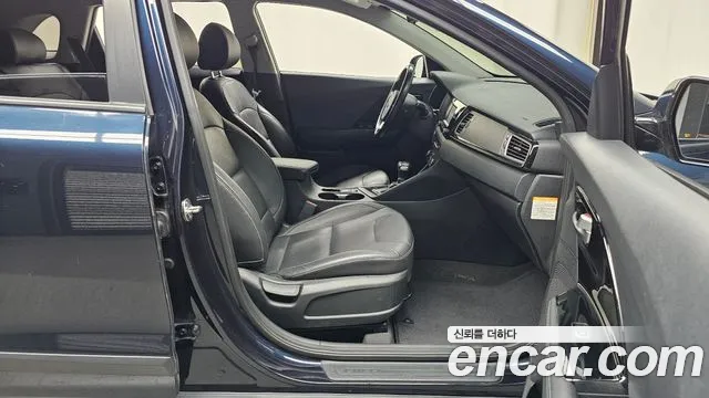 Kia Niro 2018 thumb 10