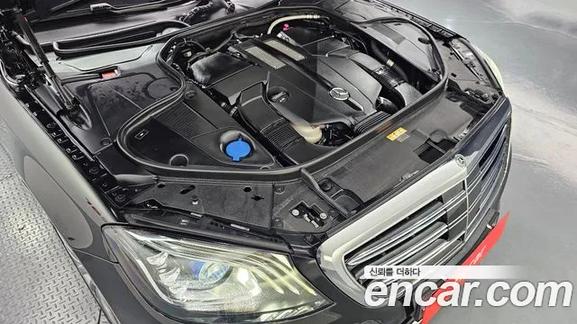Mercedes-Benz S-Class 2018 thumb 12