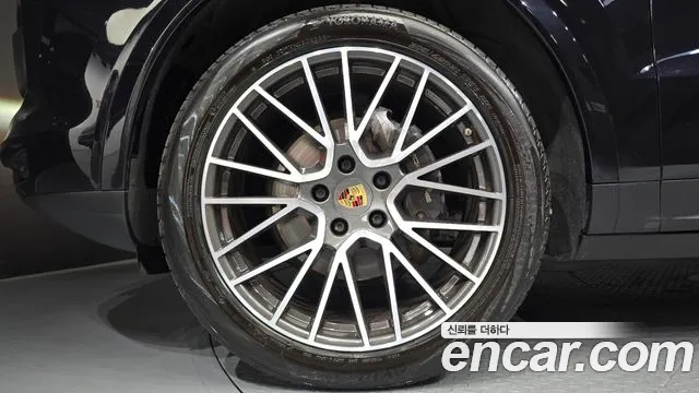 Porsche Cayenne 2020 thumb 11