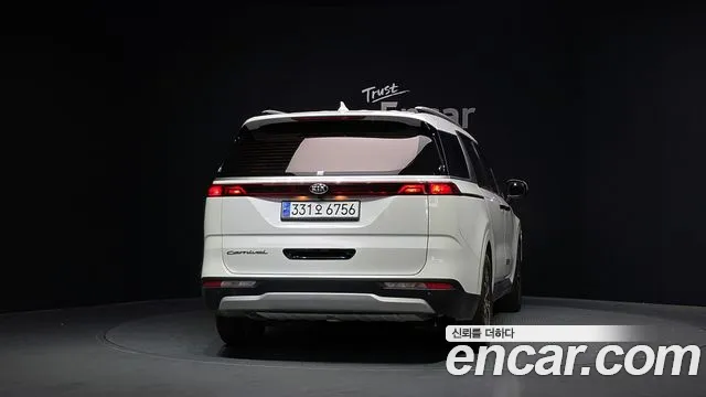 Kia Carnival 2021 thumb 10