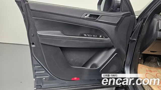 KGM Rexton Sports Khan 2021 thumb 4