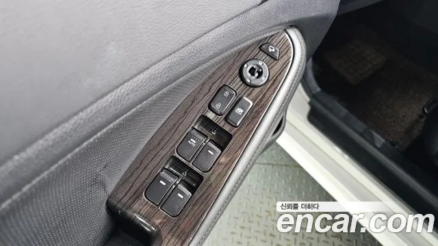 Kia K5 2011 thumb 3