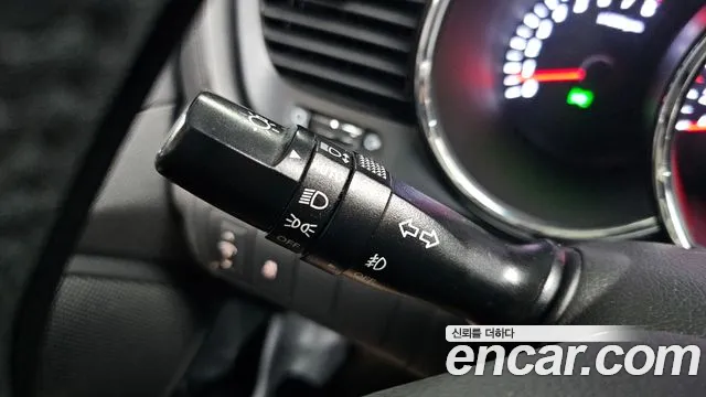 Kia K5 2011 thumb 6