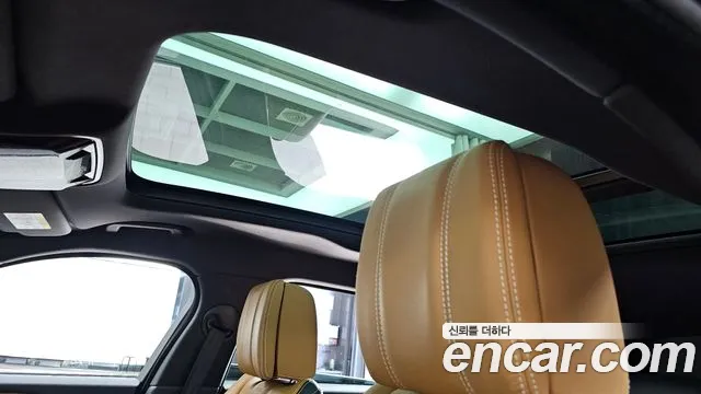 Land Rover Range Rover Velar 2018 thumb 2
