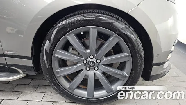 Land Rover Range Rover Velar 2018 thumb 9