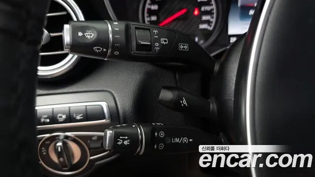 Mercedes-Benz GLC 2018 thumb 11