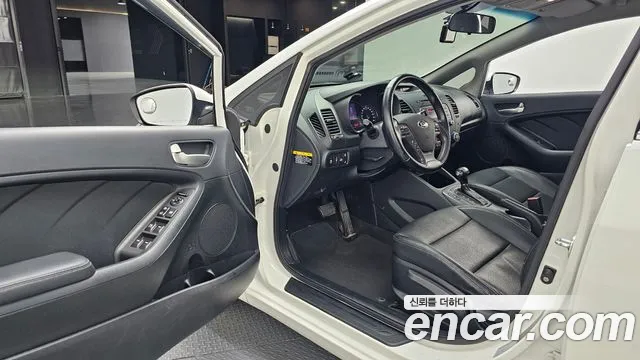 Kia K3 2015 thumb 4