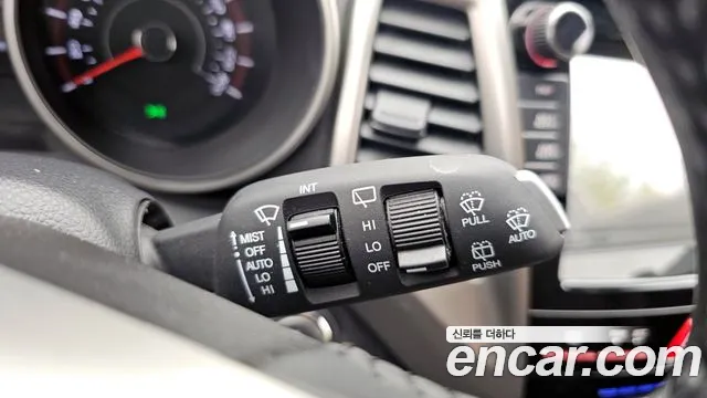 KGM Tivoli 2016 thumb 7