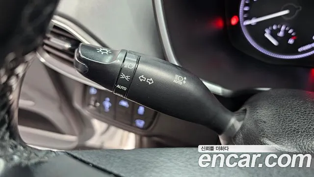 Hyundai Santa Fe 2018 thumb 7