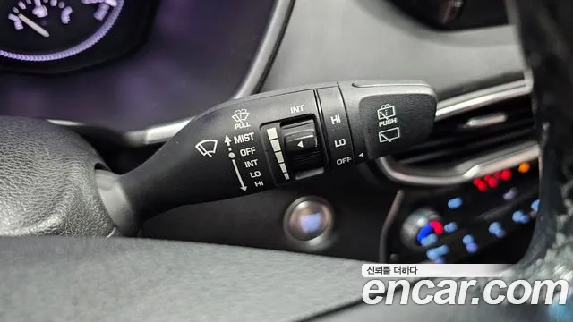 Hyundai Santa Fe 2018 thumb 10