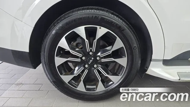 Kia Carnival 2021 thumb 6