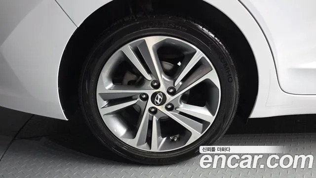 Hyundai Avante 2018 thumb 5