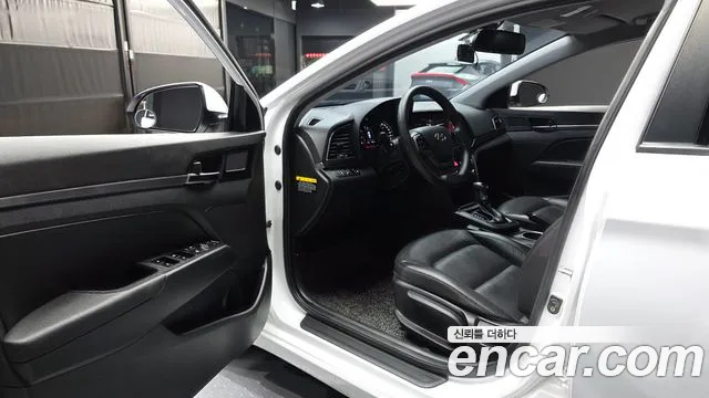 Hyundai Avante 2018 thumb 10