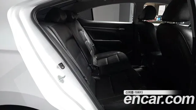 Hyundai Avante 2018 thumb 3