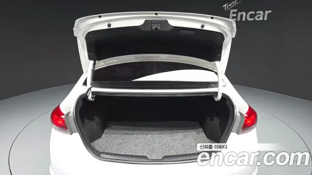 Hyundai Avante 2018 thumb 12
