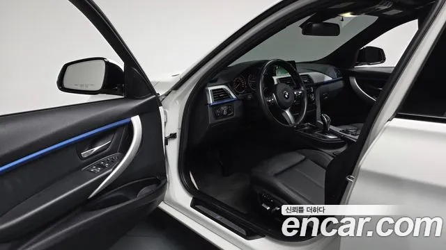 BMW 3 серии 2016 thumb 2