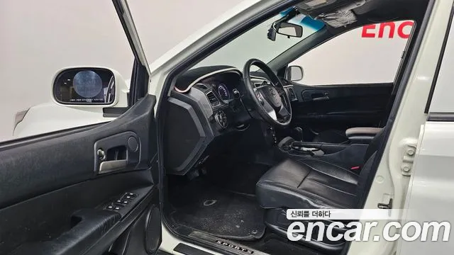 KGM Korando 2016 thumb 7