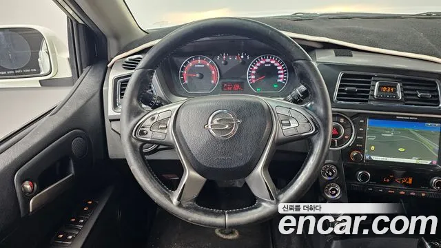 KGM Korando 2016 thumb 9