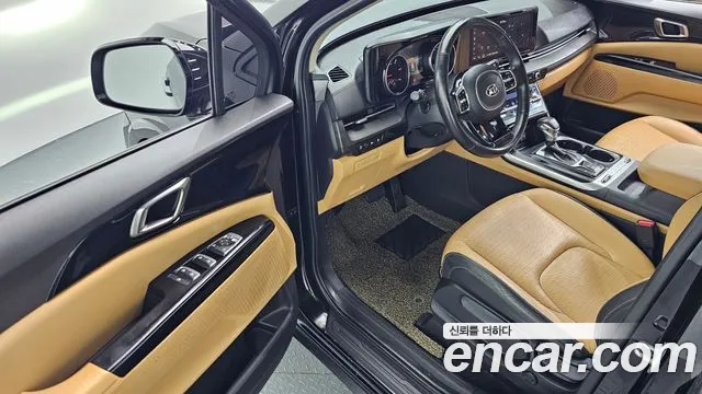 Kia Carnival 2021 thumb 4