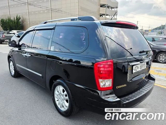Kia Canival 2011 thumb 9