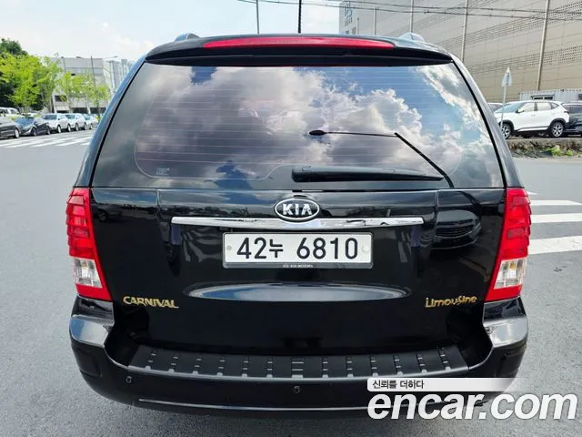 Kia Canival 2011 thumb 4