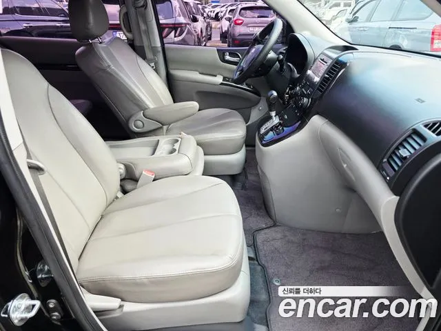 Kia Canival 2011 thumb 7