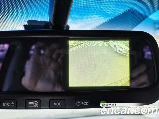 Kia Canival 2011 thumb 12