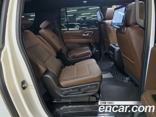 Chevrolet Suburban 2021 thumb 11
