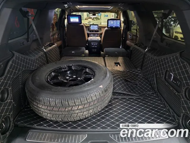 Chevrolet Suburban 2021 thumb 5