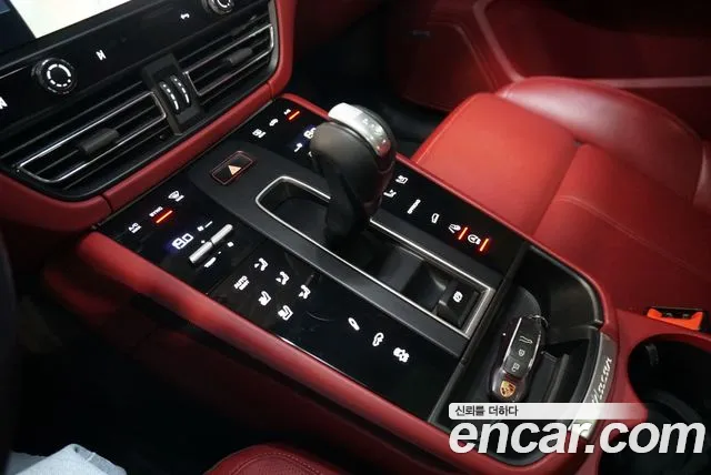 Porsche Macan 2022 thumb 9