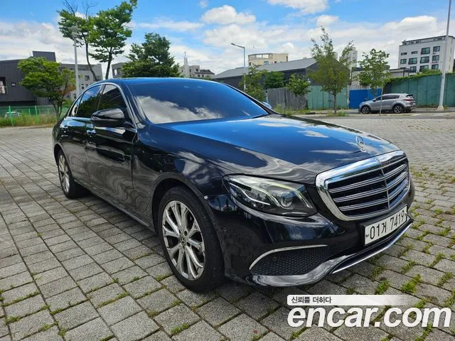 Mercedes-Benz E-Class 2017 thumb 9