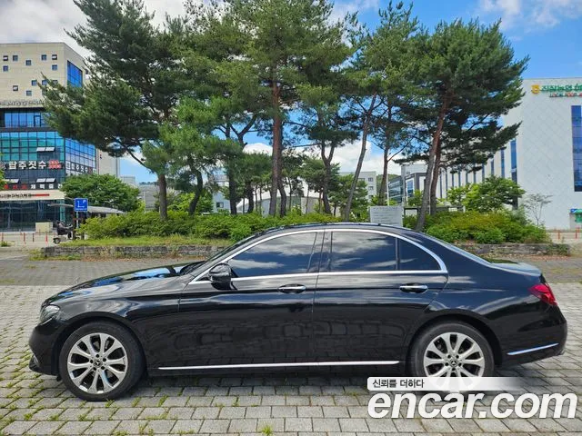 Mercedes-Benz E-Class 2017 thumb 6