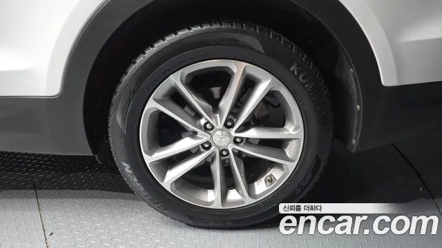 Hyundai Santafe 2015 thumb 9