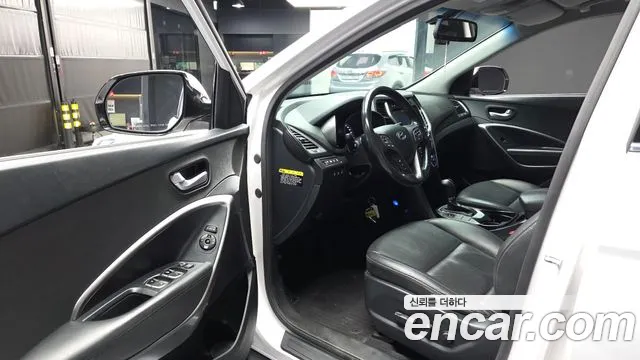 Hyundai Santafe 2015 thumb 5