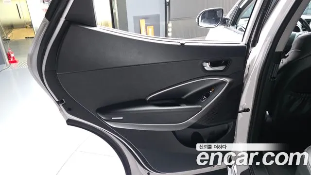 Hyundai Santafe 2015 thumb 7