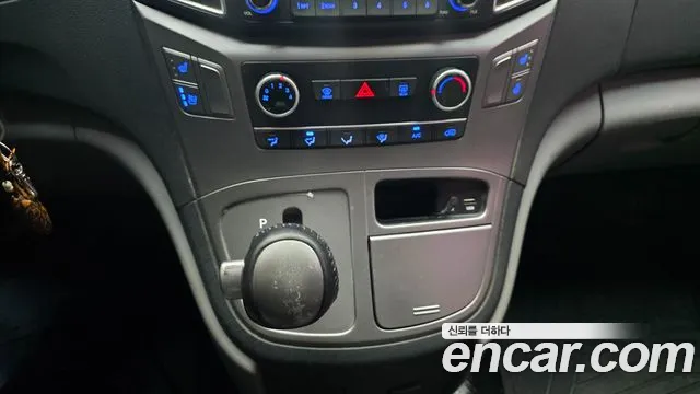 Hyundai Staria 2017 thumb 5
