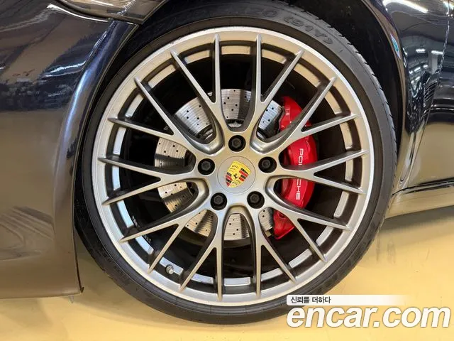 Porsche 911 2016 thumb 4