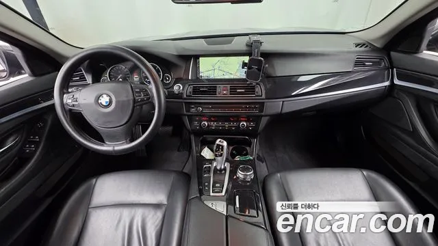 BMW 5 серии 2015 thumb 4